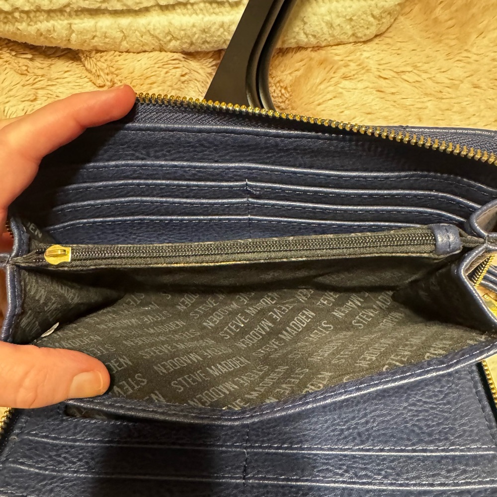 Steve Madden Blue Quilted Women's‎ Wallet - Picture 8 of 11